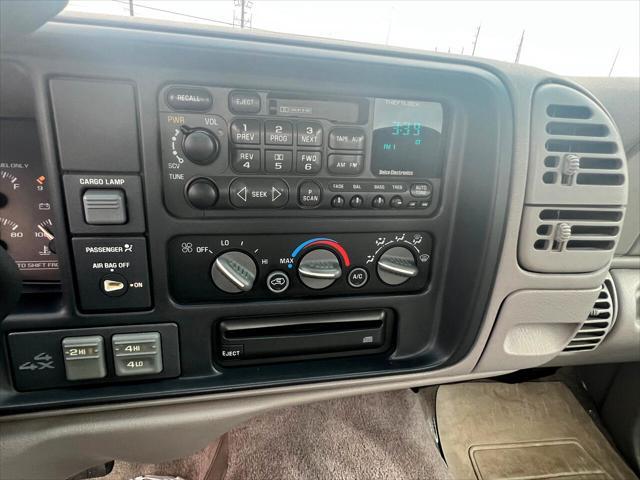 Photo of 1998 White GMC Sierra 1500