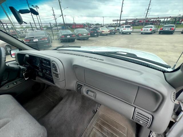 Photo of 1998 White GMC Sierra 1500