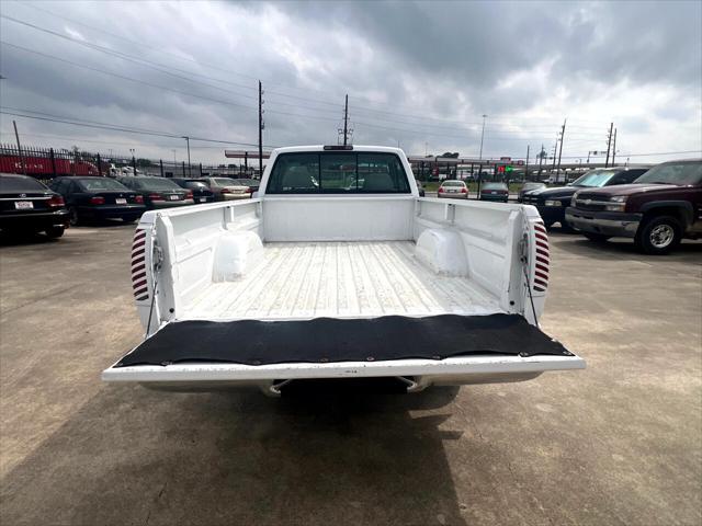 Photo of 1998 White GMC Sierra 1500