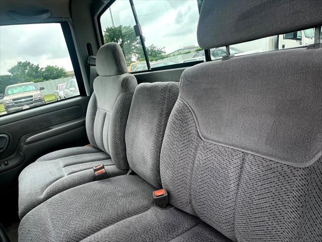 Photo of 1998 White GMC Sierra 1500
