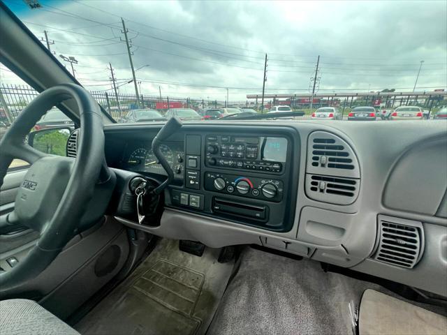 Photo of 1998 White GMC Sierra 1500