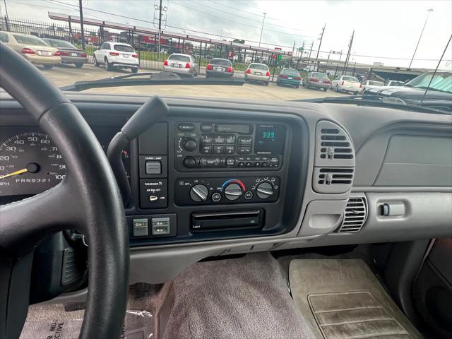 Photo of 1998 White GMC Sierra 1500