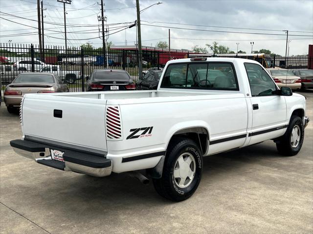 Photo of 1998 White GMC Sierra 1500