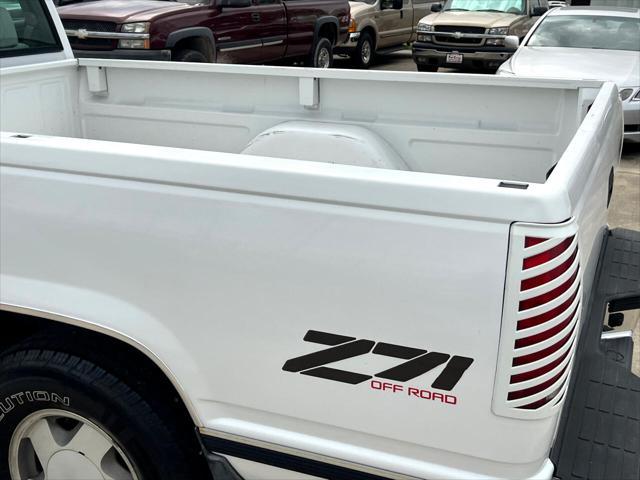 Photo of 1998 White GMC Sierra 1500
