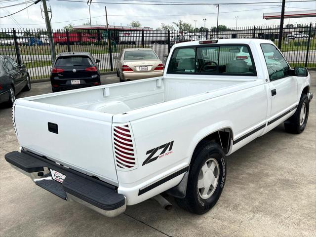 Photo of 1998 White GMC Sierra 1500