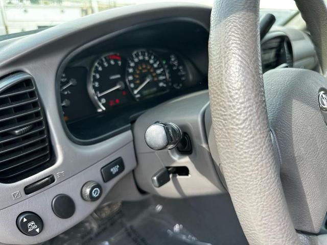 Photo of 2005 Silver Sky Metallic Toyota Sequoia