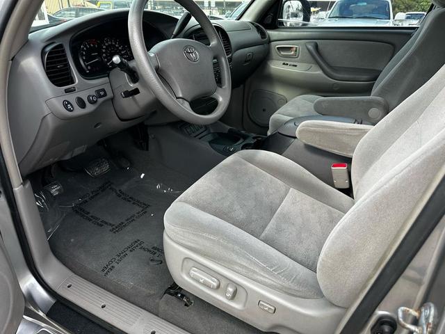 Photo of 2005 Silver Sky Metallic Toyota Sequoia