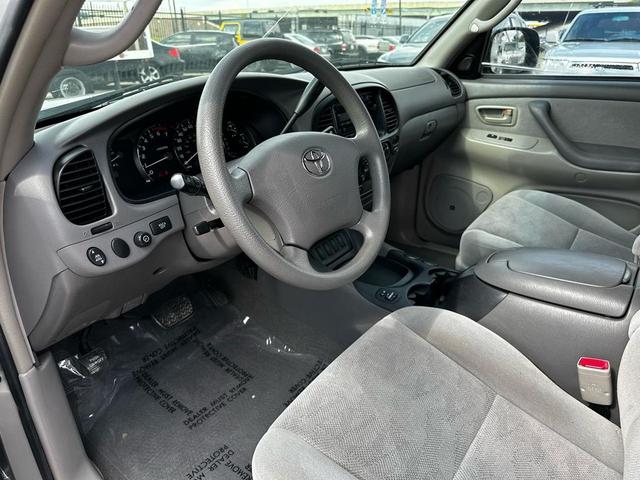 Photo of 2005 Silver Sky Metallic Toyota Sequoia