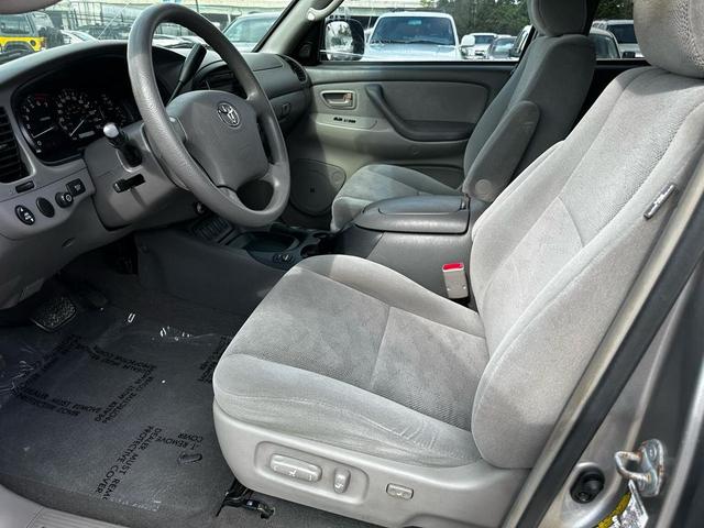 Photo of 2005 Silver Sky Metallic Toyota Sequoia
