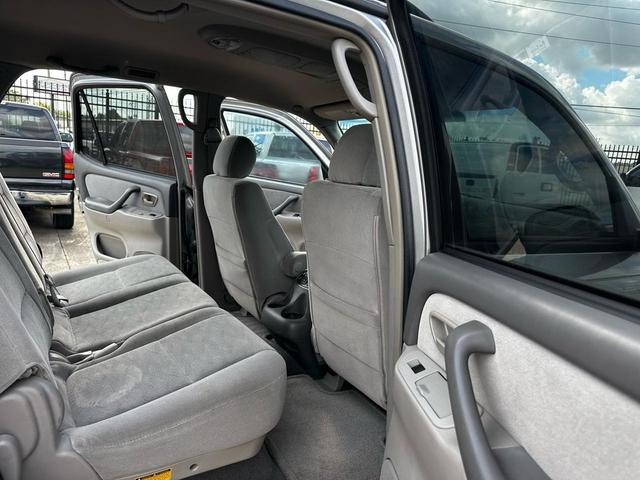 Photo of 2005 Silver Sky Metallic Toyota Sequoia