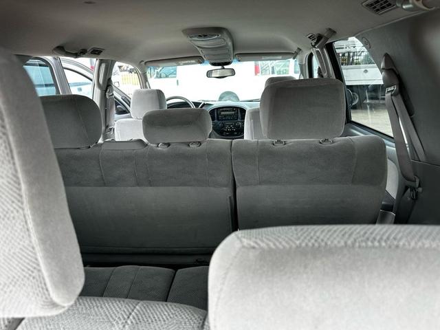 Photo of 2005 Silver Sky Metallic Toyota Sequoia