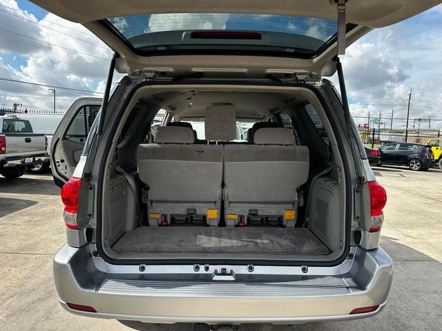 Photo of 2005 Silver Sky Metallic Toyota Sequoia