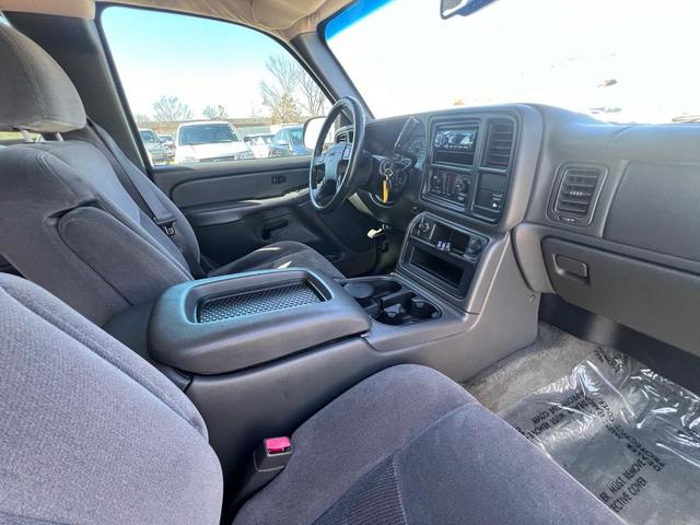 Photo of 2004 Maroon GMC Sierra 1500