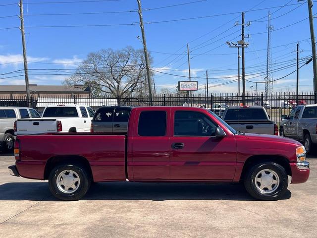 Photo of 2004 Maroon GMC Sierra 1500