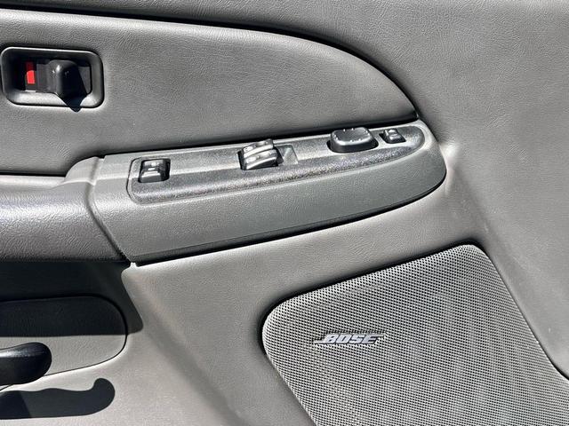 Photo of 2004 Maroon GMC Sierra 1500