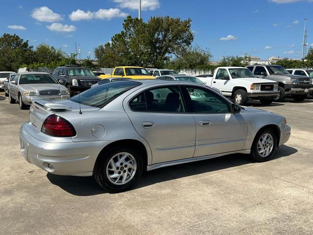 Photo of 2003 Silver Pontiac Grand Am