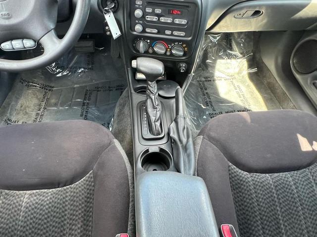 Photo of 2003 Silver Pontiac Grand Am