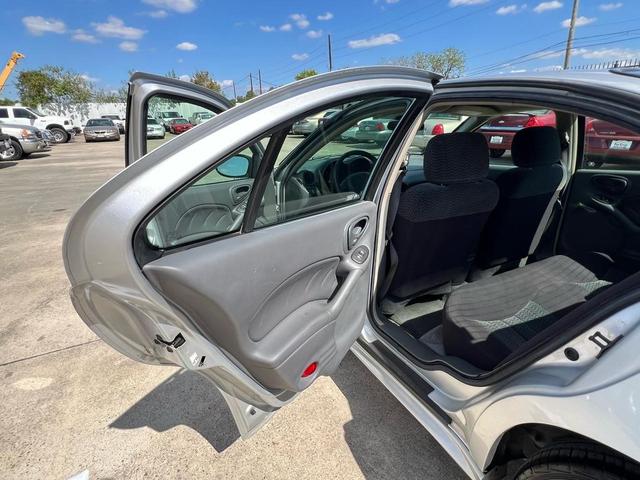 Photo of 2003 Silver Pontiac Grand Am