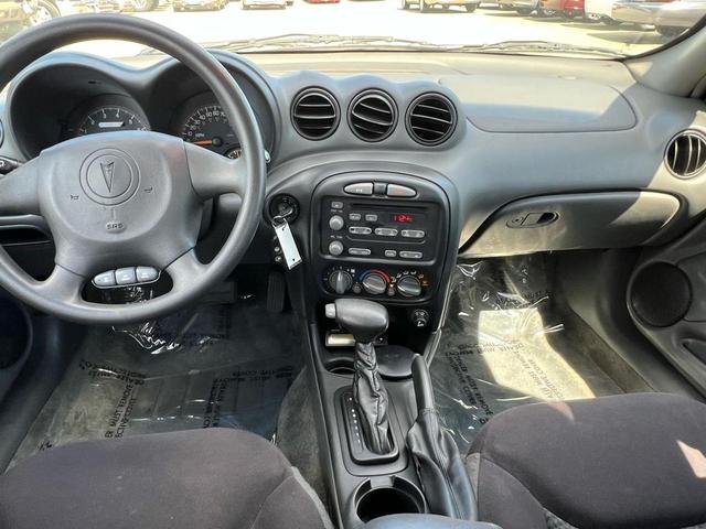 Photo of 2003 Silver Pontiac Grand Am