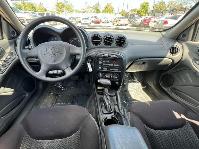 Photo of 2003 Silver Pontiac Grand Am