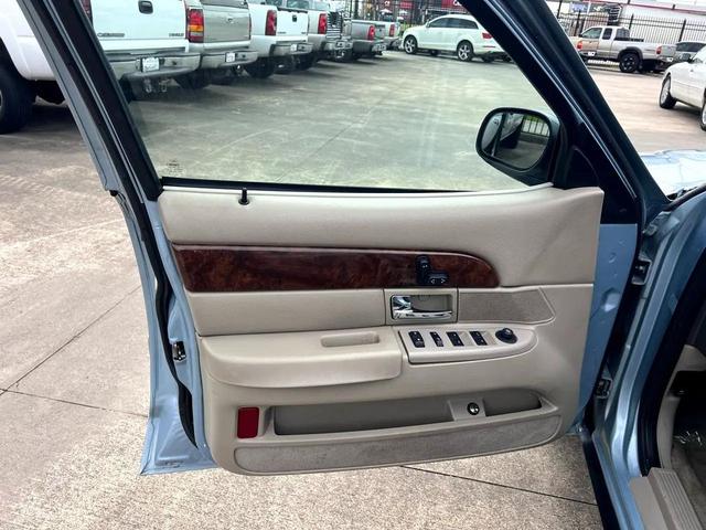 Photo of 2009 Blue Mercury Grand Marquis