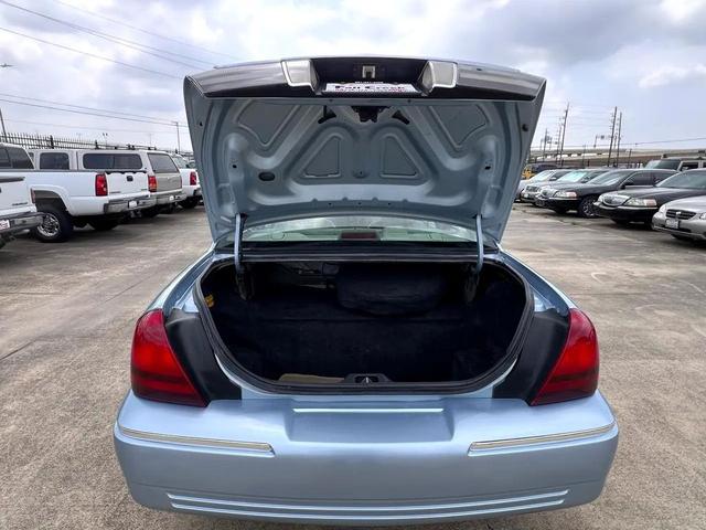 Photo of 2009 Blue Mercury Grand Marquis