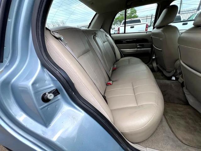 Photo of 2009 Blue Mercury Grand Marquis