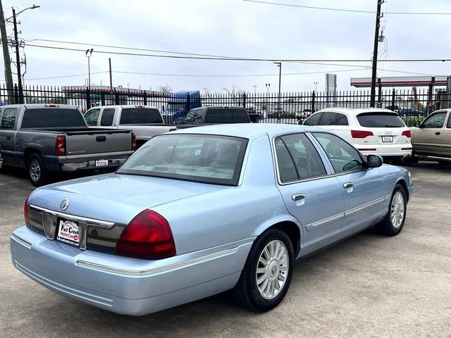 Photo of 2009 Blue Mercury Grand Marquis