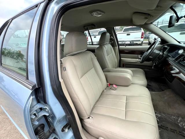 Photo of 2009 Blue Mercury Grand Marquis