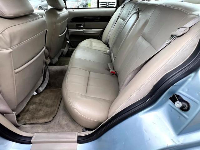 Photo of 2009 Blue Mercury Grand Marquis
