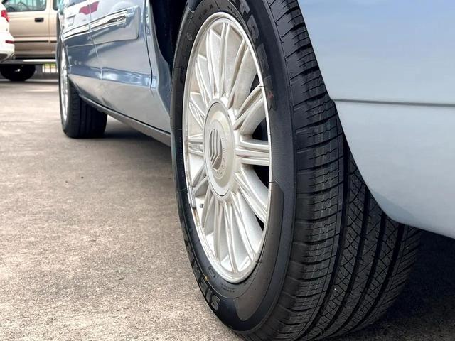 Photo of 2009 Blue Mercury Grand Marquis