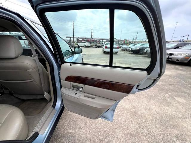 Photo of 2009 Blue Mercury Grand Marquis