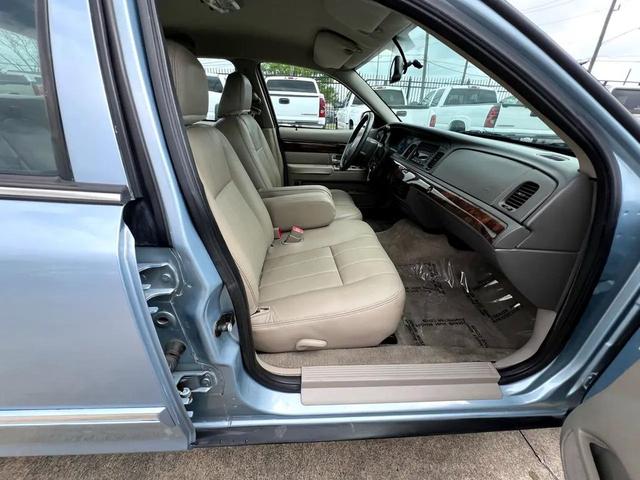 Photo of 2009 Blue Mercury Grand Marquis