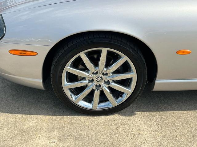Photo of 2006 Silver Jaguar XK8