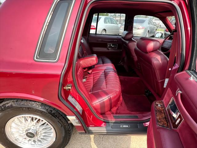 Photo of 1990 Burgundy Lincoln Town Car