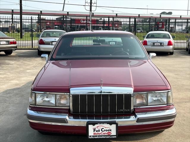 Photo of 1990 Burgundy Lincoln Town Car