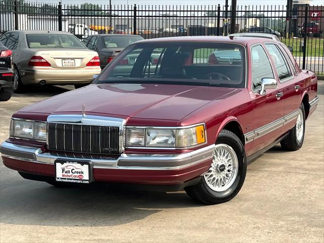 Photo of 1990 Burgundy Lincoln Town Car