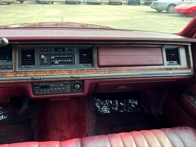 Photo of 1990 Burgundy Lincoln Town Car