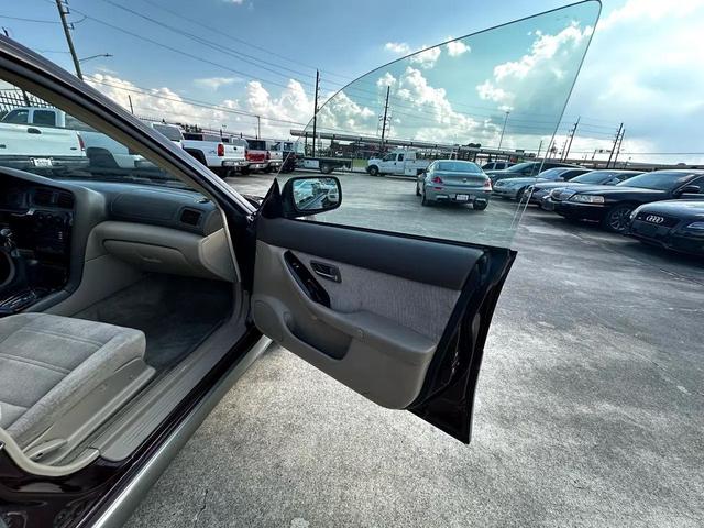 Photo of 2001 Winestone Pearl/Titanium Pearl Subaru Outback