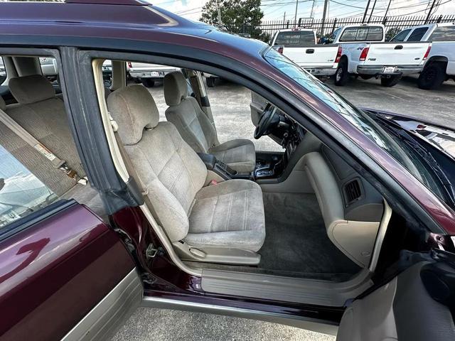 Photo of 2001 Winestone Pearl/Titanium Pearl Subaru Outback