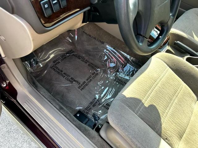 Photo of 2001 Winestone Pearl/Titanium Pearl Subaru Outback