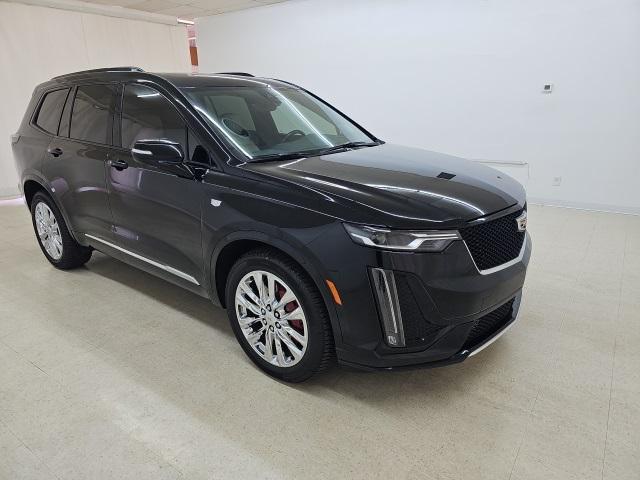 Photo of 2022 Stellar Black Metallic Cadillac XT6