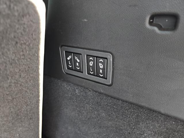 Photo of 2022 Stellar Black Metallic Cadillac XT6