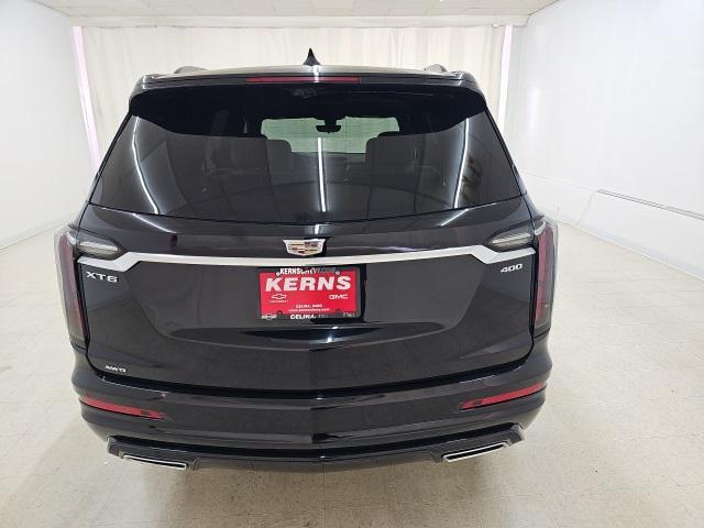 Photo of 2022 Stellar Black Metallic Cadillac XT6