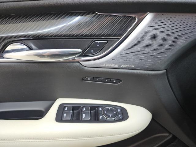 Photo of 2022 Stellar Black Metallic Cadillac XT6