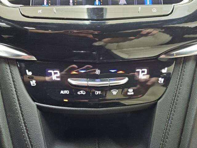 Photo of 2022 Stellar Black Metallic Cadillac XT6