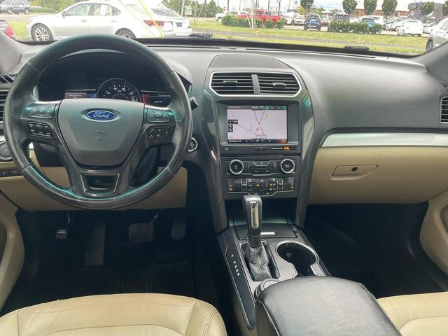 Photo of 2016 Blue Ford Explorer