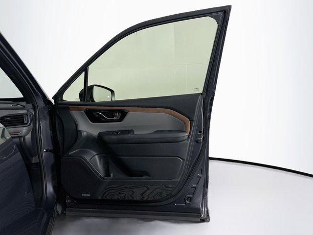Photo of 2025 Magnetite Gray Metallic Subaru Forester