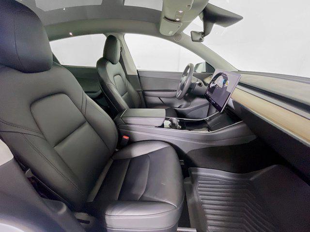 Photo of 2021 Pearl White Multi-Coat Tesla Model Y