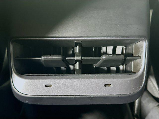 Photo of 2021 Pearl White Multi-Coat Tesla Model Y